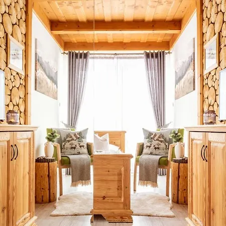 Maly Dworek 자코파네