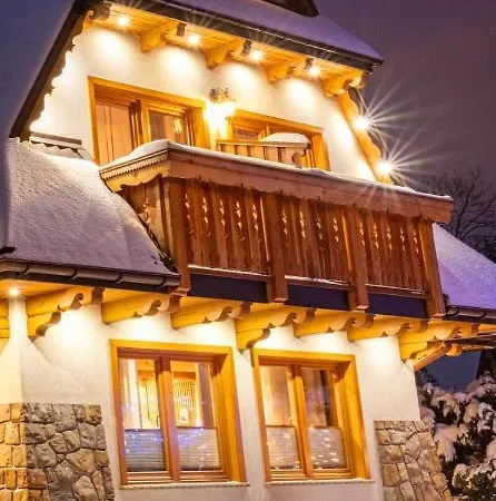 Maly Dworek Habitación en casa particular