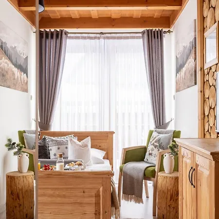 Maly Dworek Habitación en casa particular