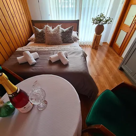 Maly Dworek Habitación en casa particular *